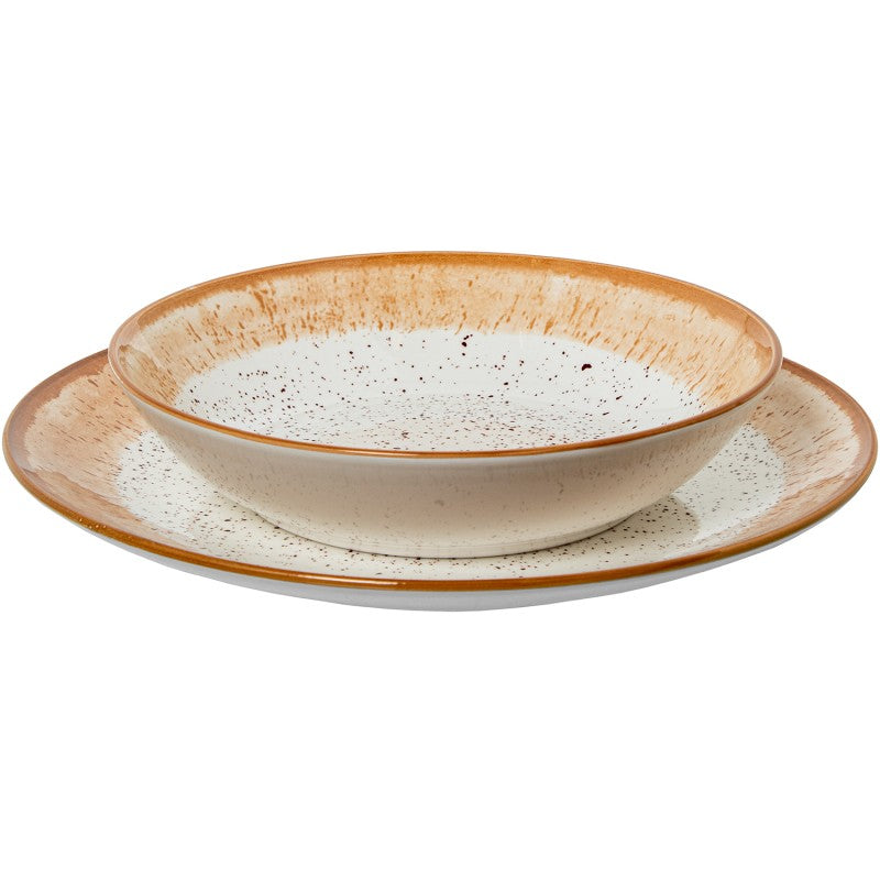 Tazón de porcelana con borde marrón moteado sobre plato a juego, vista frontal sobre fondo blanco