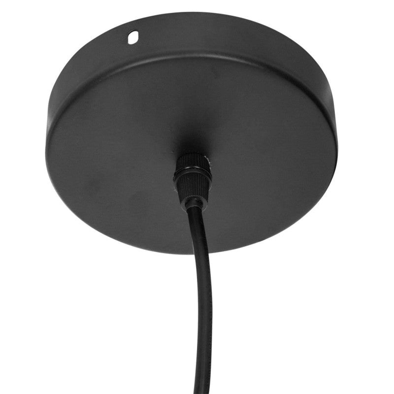 Detalle del florón de techo negro y cable de conexión de la lámpara metálica