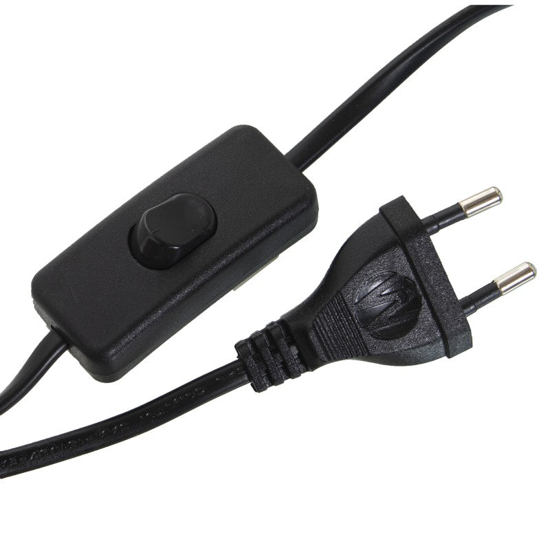 Detalle del cable con interruptor de encendido y enchufe europeo de la lámpara de sobremesa
