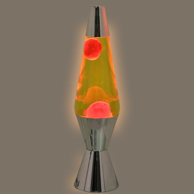 Lámpara de lava encendida con brillo cálido, mostrando burbujas rosas en líquido amarillo