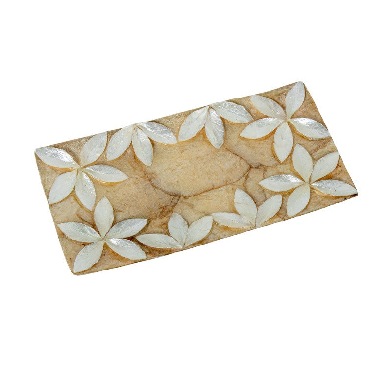 Centro decorativo de nácar con flores en relieve, vista completa sobre fondo blanco