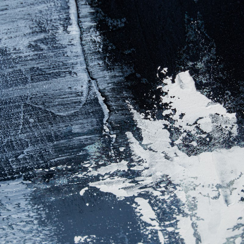 Primer plano de la textura azul marino y blanca del lienzo