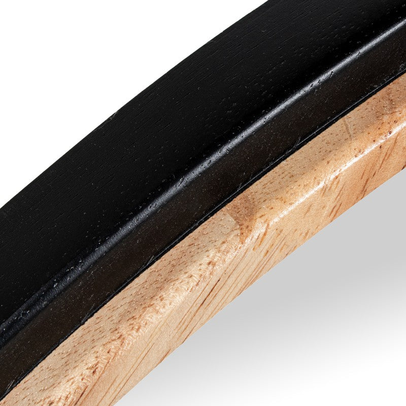 Detalle de la textura de madera del marco en tono nogal oscuro