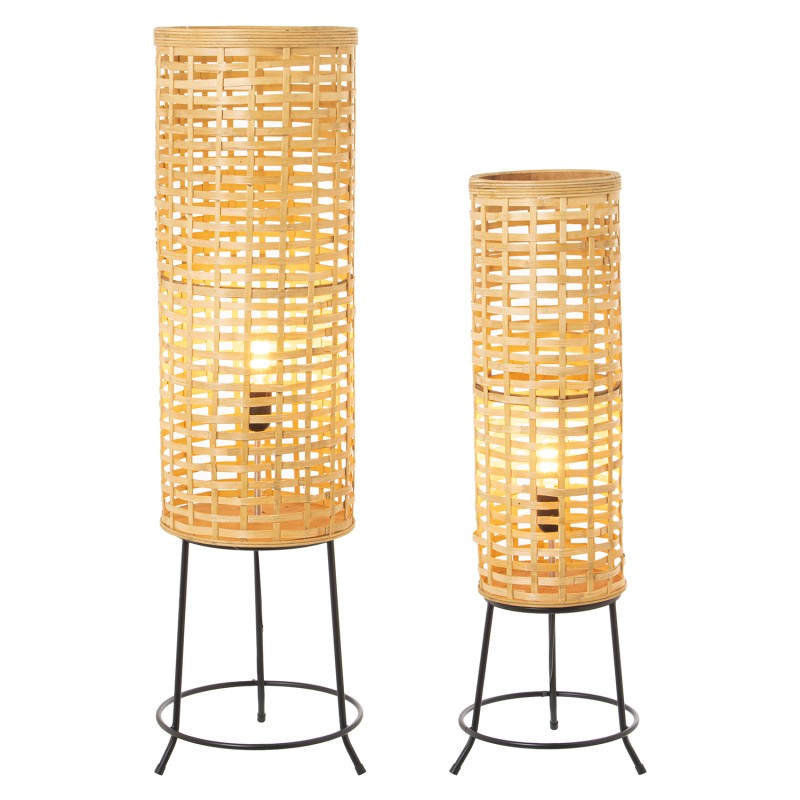 Set de 2 lámparas de suelo de bambú encendidas, mostrando la luz cálida que se filtra a través del tejido