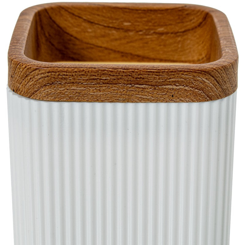 Vista superior del vaso de baño acrílico con textura de madera